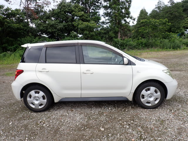 TOYOTA IST thumbnail 6