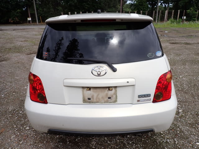 TOYOTA IST thumbnail 4