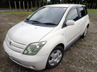 2004 TOYOTA IST