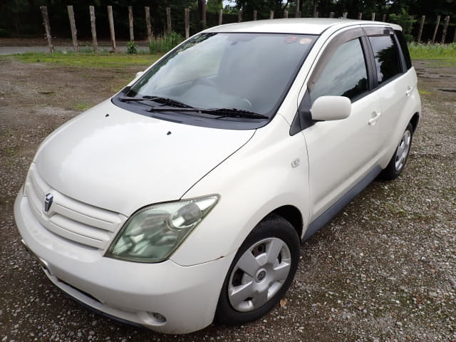 TOYOTA IST
