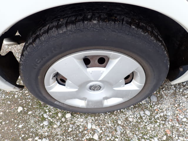 TOYOTA IST thumbnail 11