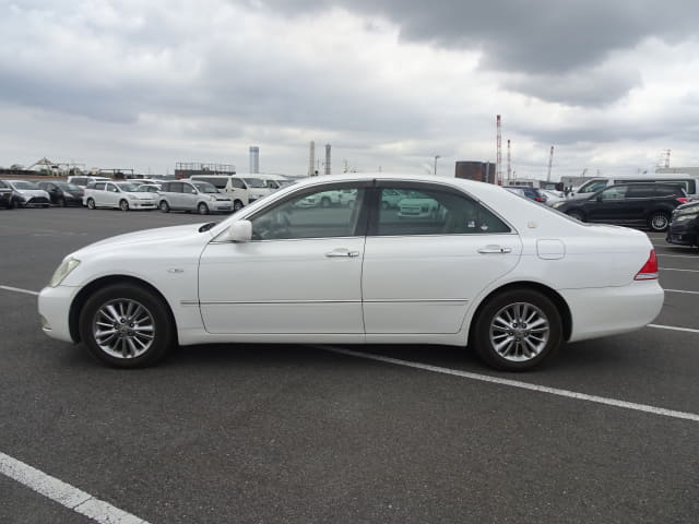 TOYOTA Crown thumbnail 2