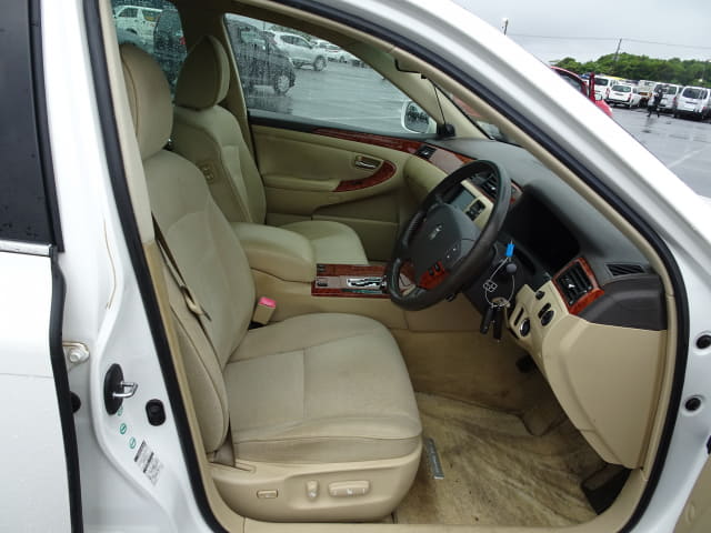 TOYOTA Crown thumbnail 25