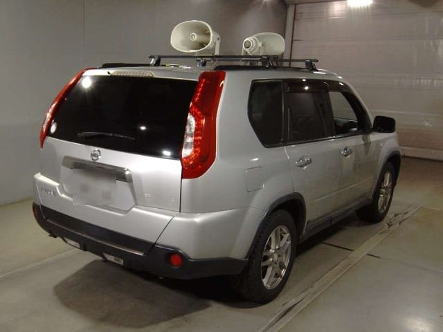 NISSAN X-Trail thumbnail 2