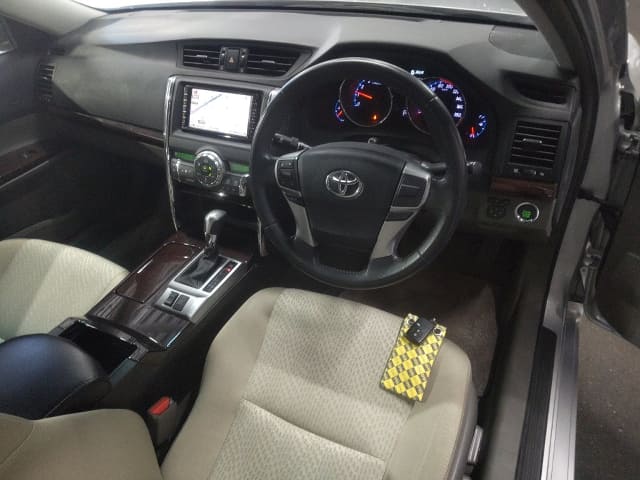 TOYOTA Mark X thumbnail 4