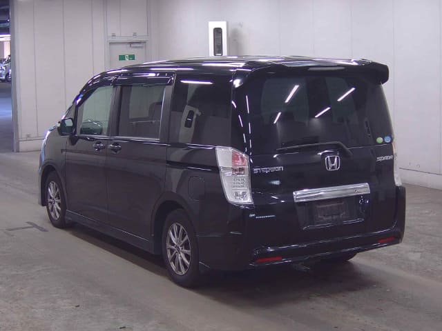 HONDA Step WGN thumbnail 3