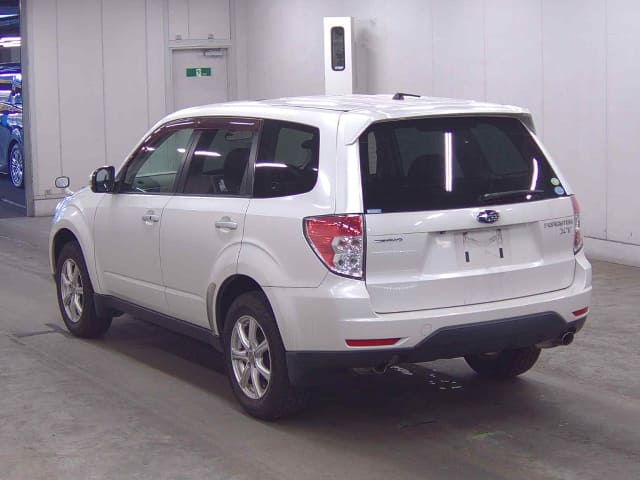 SUBARU Forester thumbnail 5