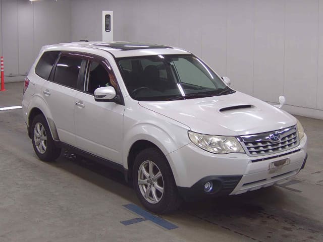 SUBARU Forester thumbnail 6