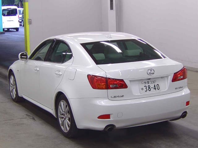 LEXUS IS thumbnail 3