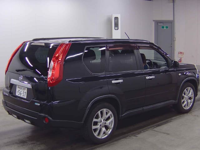 NISSAN X-Trail thumbnail 2