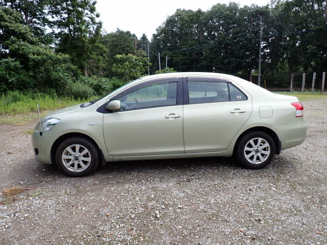 TOYOTA Belta thumbnail 2