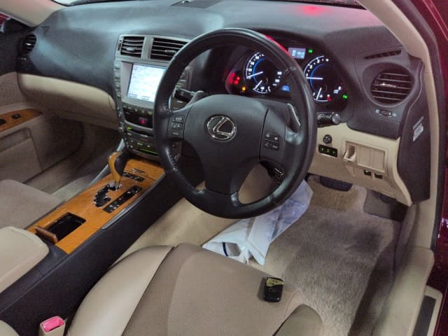 LEXUS IS thumbnail 3
