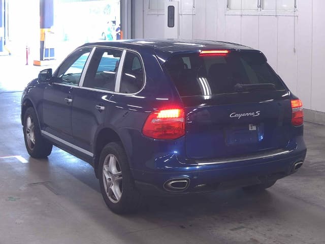 Porsche Cayenne thumbnail 5