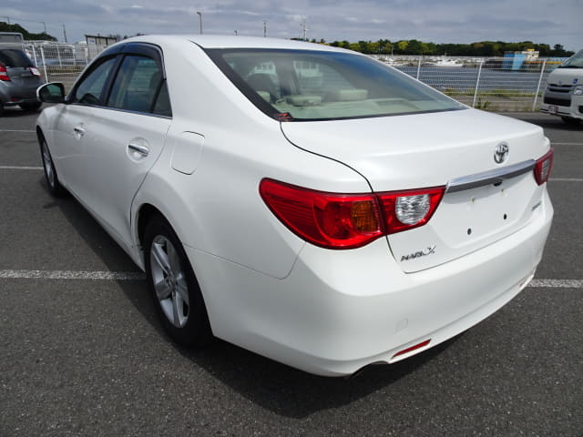 TOYOTA Mark X thumbnail 3