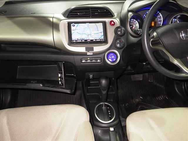 HONDA Fit Hybrid thumbnail 3