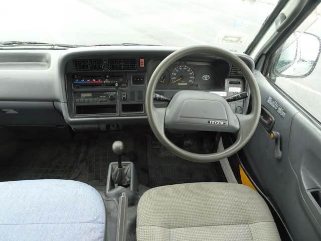TOYOTA Hiace Van thumbnail 24