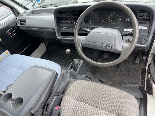 TOYOTA Hiace Van thumbnail 40