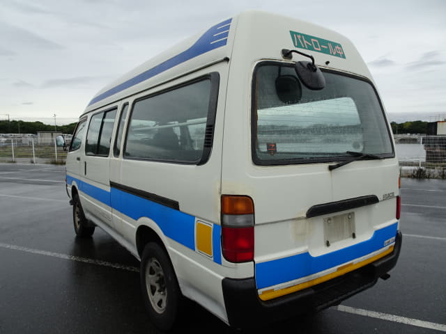 TOYOTA Hiace Van thumbnail 3