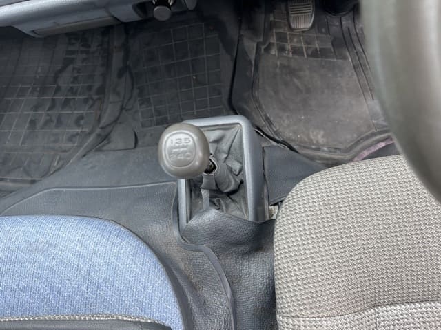 TOYOTA Hiace Van thumbnail 41