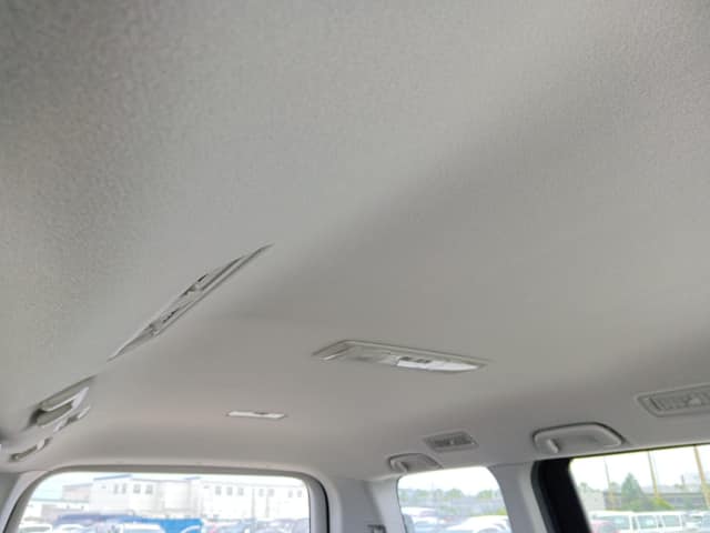 TOYOTA Noah thumbnail 24