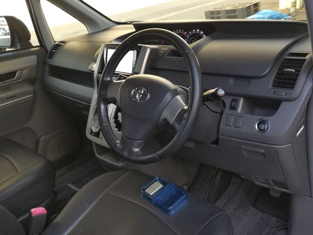 TOYOTA Noah thumbnail 59