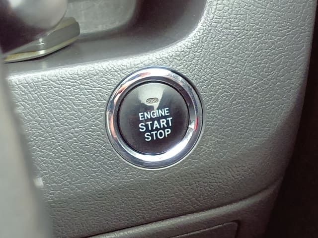 TOYOTA Noah thumbnail 43