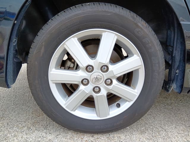 TOYOTA Noah thumbnail 11