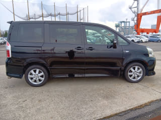 2009 TOYOTA Noah
