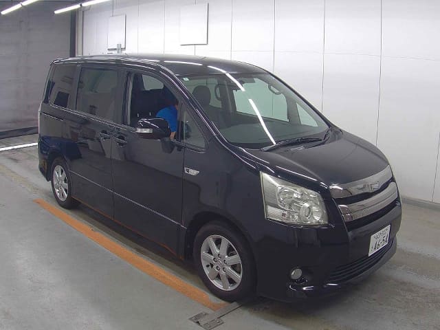 TOYOTA Noah thumbnail 61