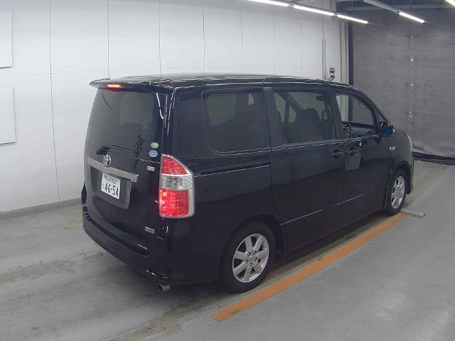 TOYOTA Noah thumbnail 57