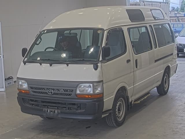 TOYOTA Hiace Commuter