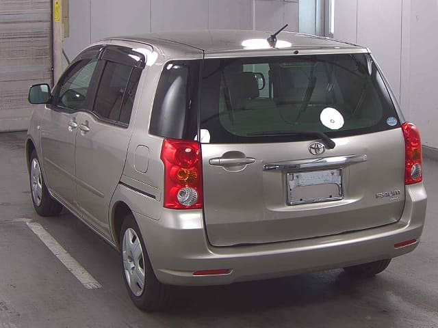 TOYOTA Raum thumbnail 3