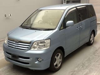 2003 TOYOTA Noah
