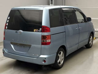 2003 TOYOTA Noah