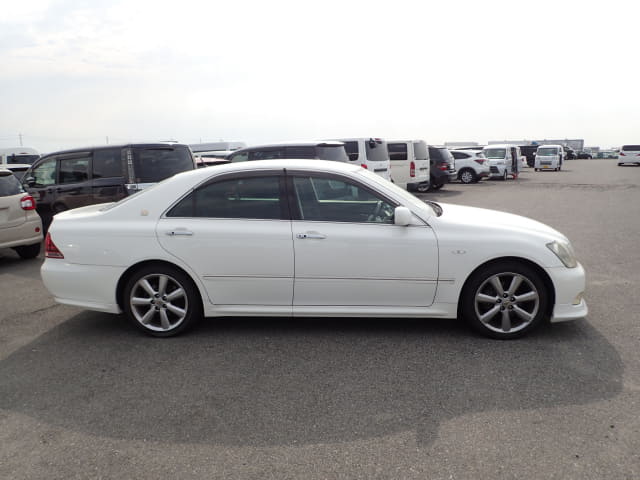 TOYOTA Crown thumbnail 6