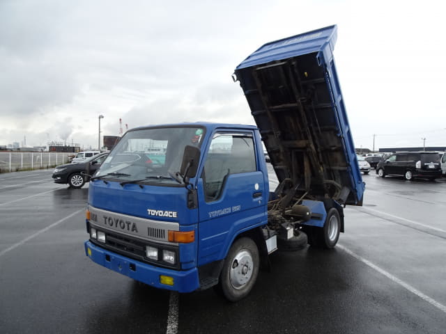 TOYOTA Toyoace;