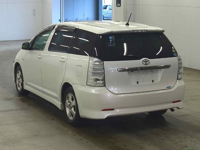 TOYOTA Wish thumbnail 3