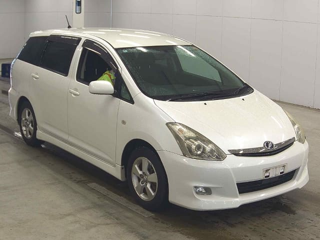 TOYOTA Wish thumbnail 6