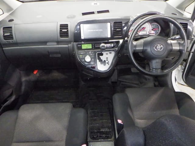 TOYOTA Wish thumbnail 4