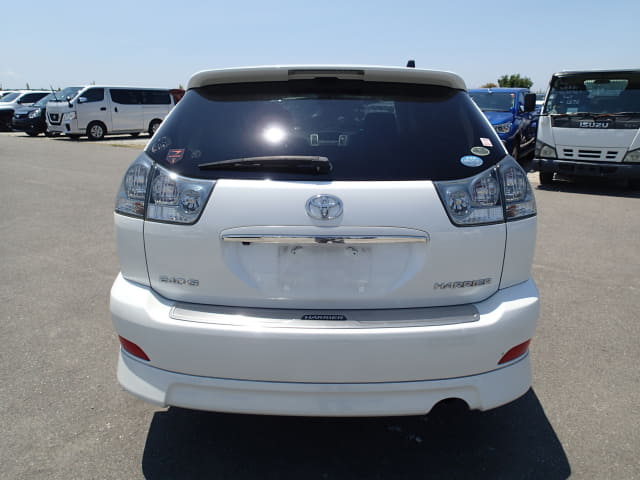 TOYOTA Harrier thumbnail 4