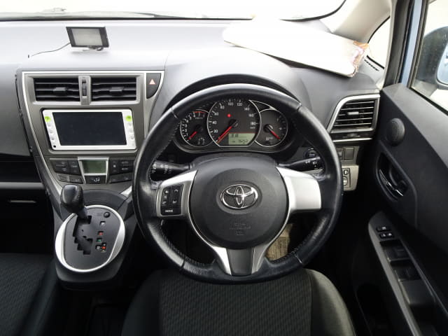 TOYOTA Ractis thumbnail 31