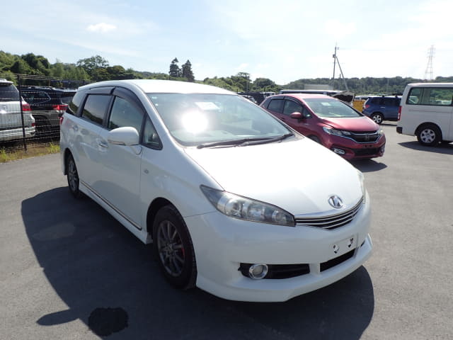 TOYOTA Wish thumbnail 7