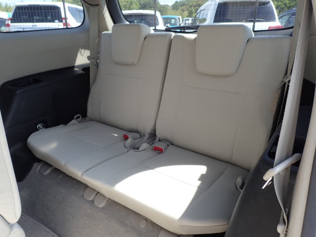 TOYOTA Wish thumbnail 28