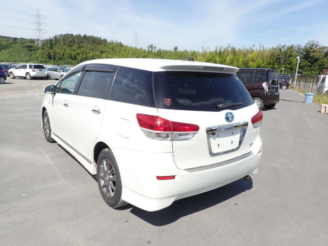TOYOTA Wish thumbnail 3