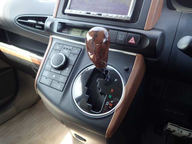 TOYOTA Wish thumbnail 42