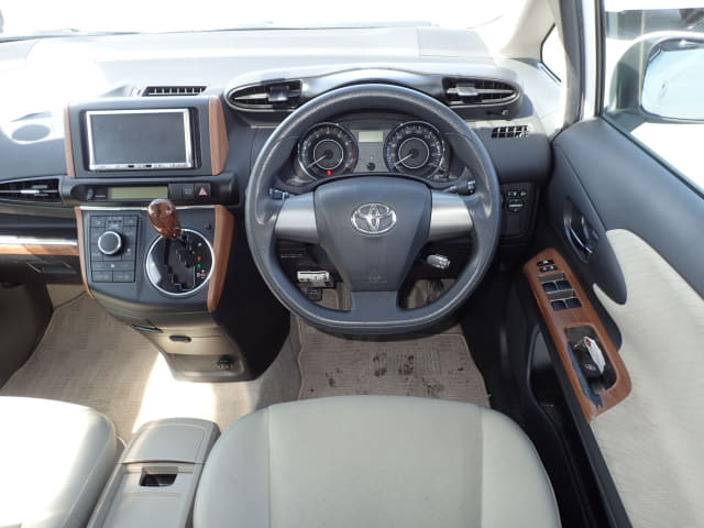 TOYOTA Wish thumbnail 33