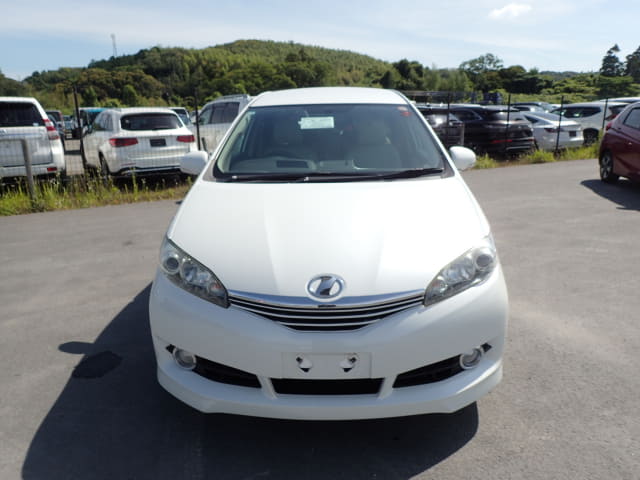 TOYOTA Wish thumbnail 8