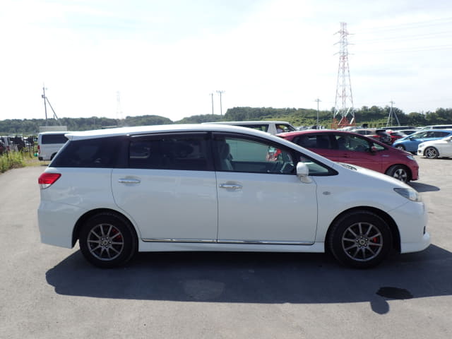 TOYOTA Wish thumbnail 6