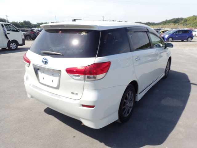 TOYOTA Wish thumbnail 5
