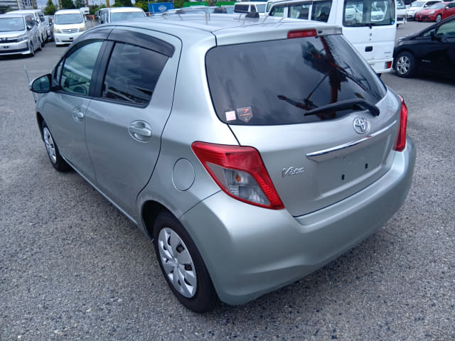 TOYOTA Vitz thumbnail 3
